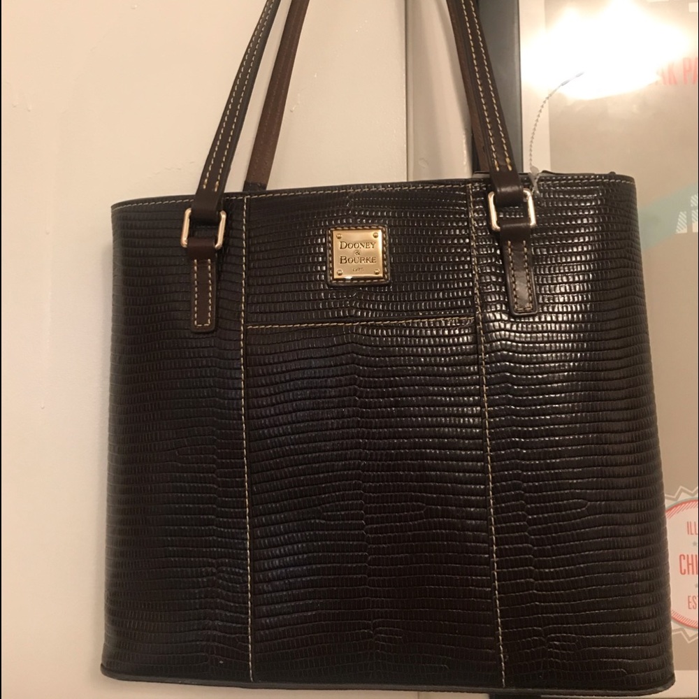 Like new Dooney and bourke bag